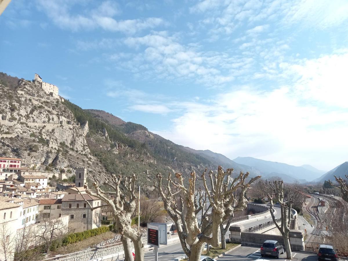 Hotel Le Vauban 昂特勒沃 外观 照片